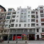Renovado piso de diseño en barrio selecto by SAH