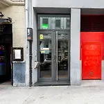 Renovado piso de diseño en barrio selecto by SAH