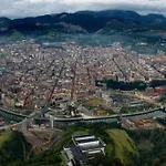 La casita verde. Metro cerca del Casco Viejo