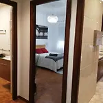 Piso luminoso, amplio y tranquilo en Casco Viejo