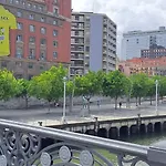 Apartamento en el centro con garaje directo.