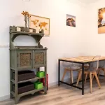 Amplio, Luminoso Y Moderno Cerca Del Casco Viejo