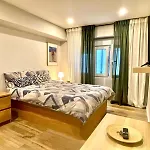Blue Room 25