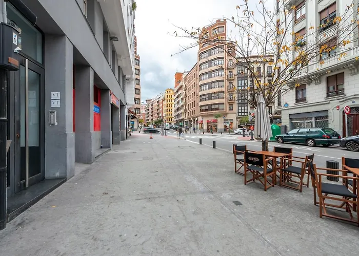 Renovado piso de diseño en barrio selecto by SAH