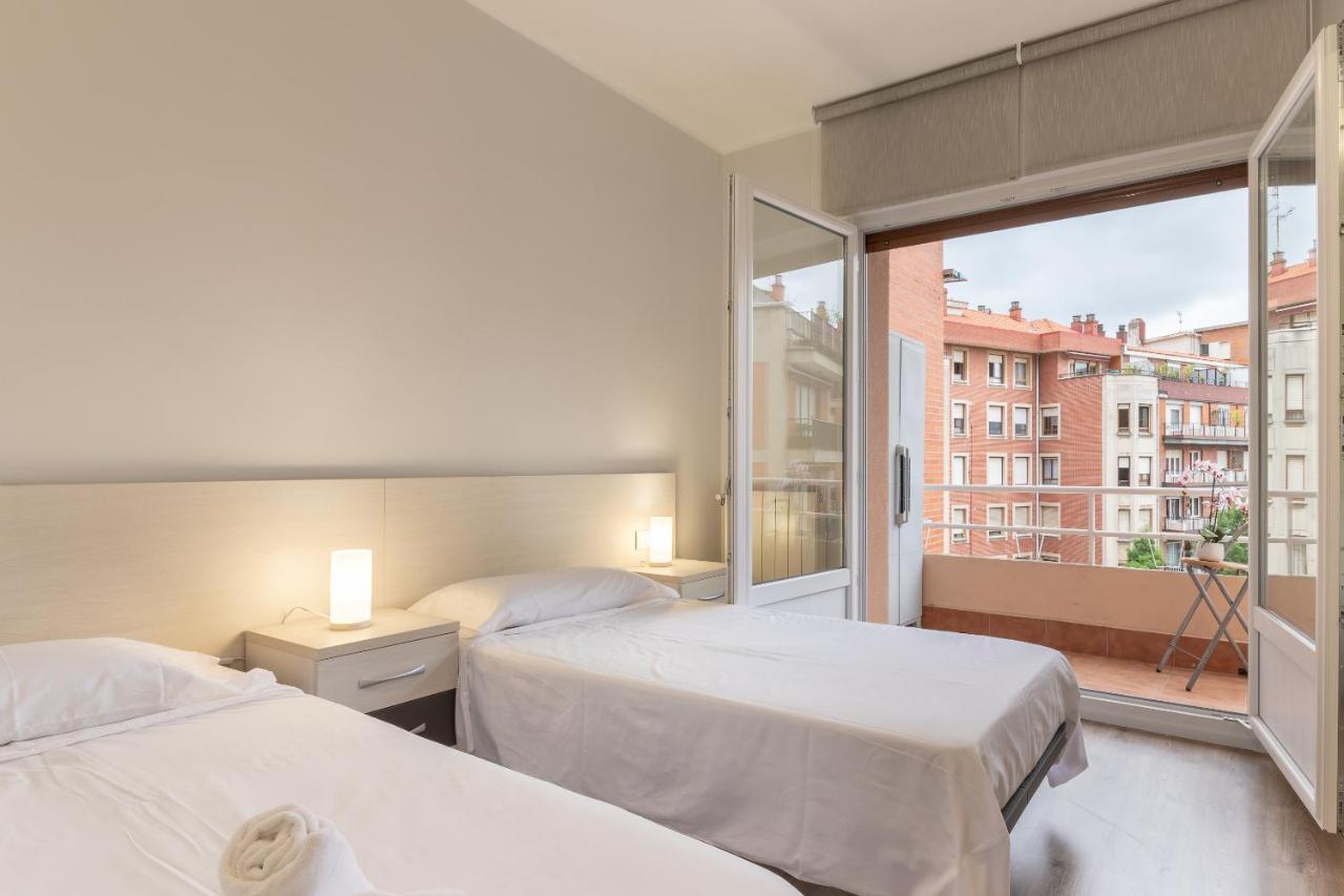 Hall V By Aston Apartamento