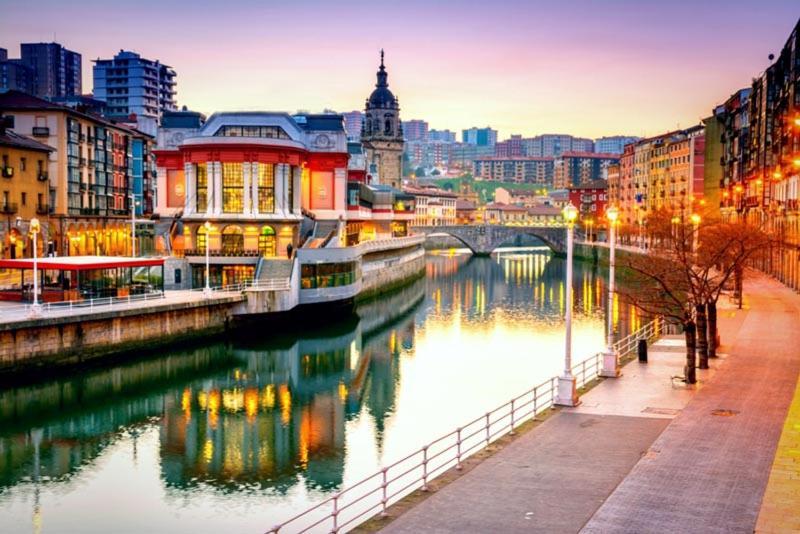 Apartamento Céntrico Con Vistas A La Ría! Garage, Ideal 2-4 Bilbao