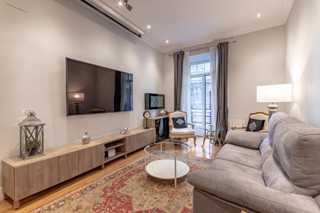 Apartamento Amplio Y Elegante En Casco Viejo Con Parking