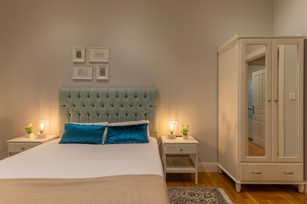 Amplio Y Elegante En Casco Viejo Con Parking Apartamento