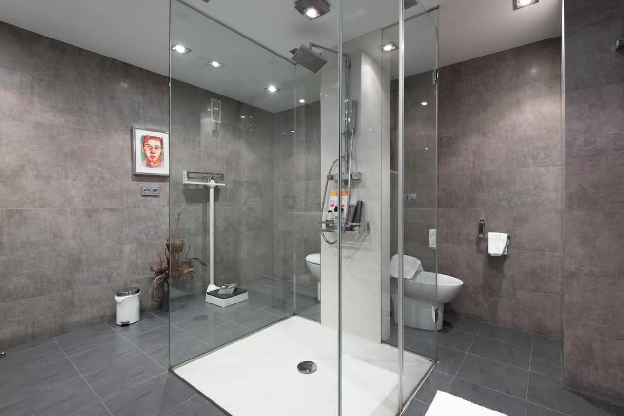 Piso Moderno, Céntrico Y Con Garaje Gratis *