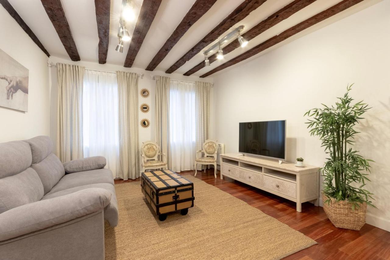 Apartamento Precioso Con Entrada Autónoma En El Casco Viejo