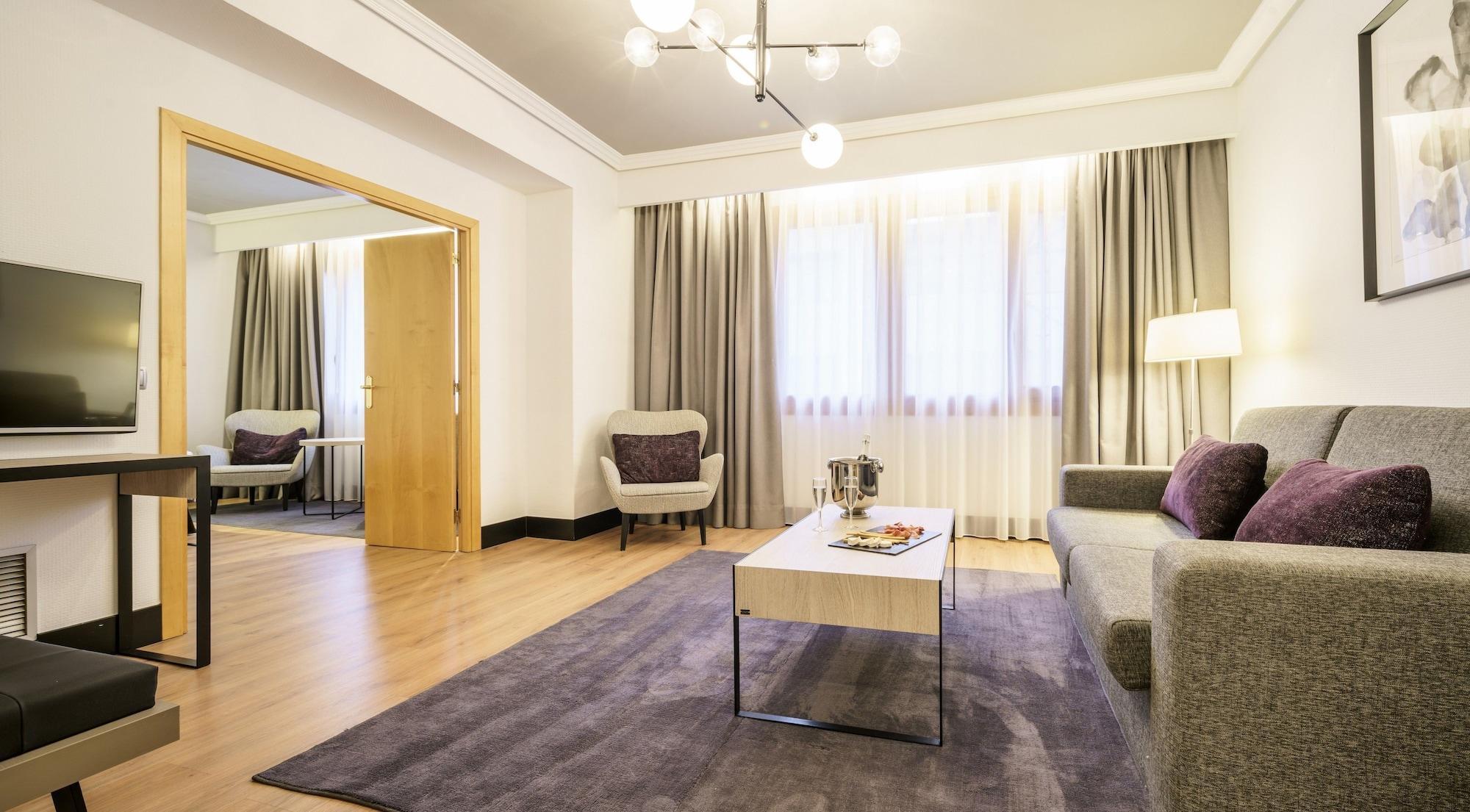Ilunion Hotel 3*