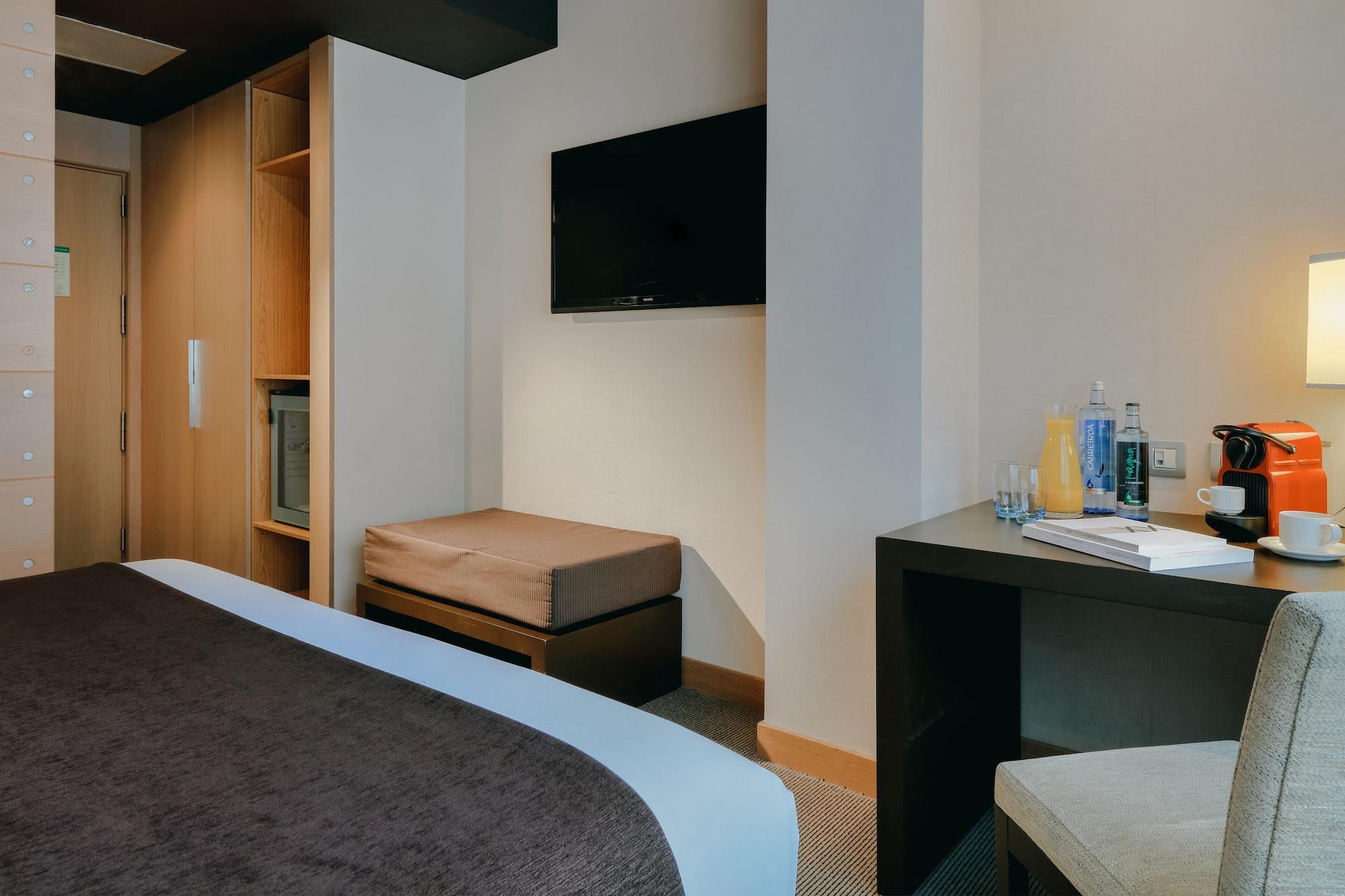 Hesperia 4*