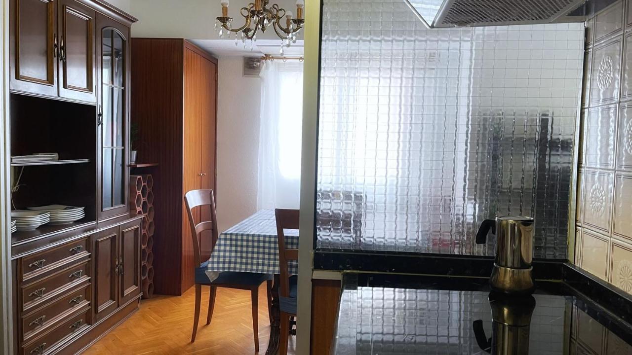 Apartamento 2 habitaciones cerca del centro y WIFI Apartamento *