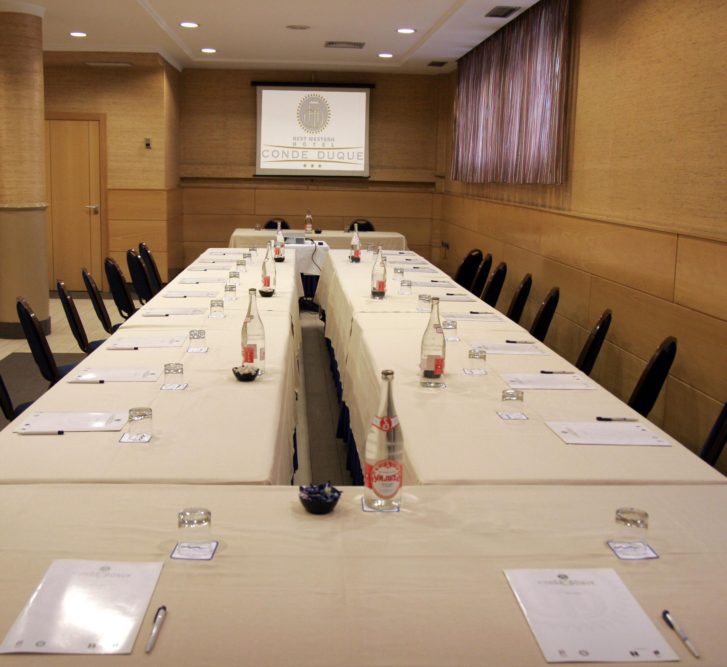 Conde Duque Hotel 3*