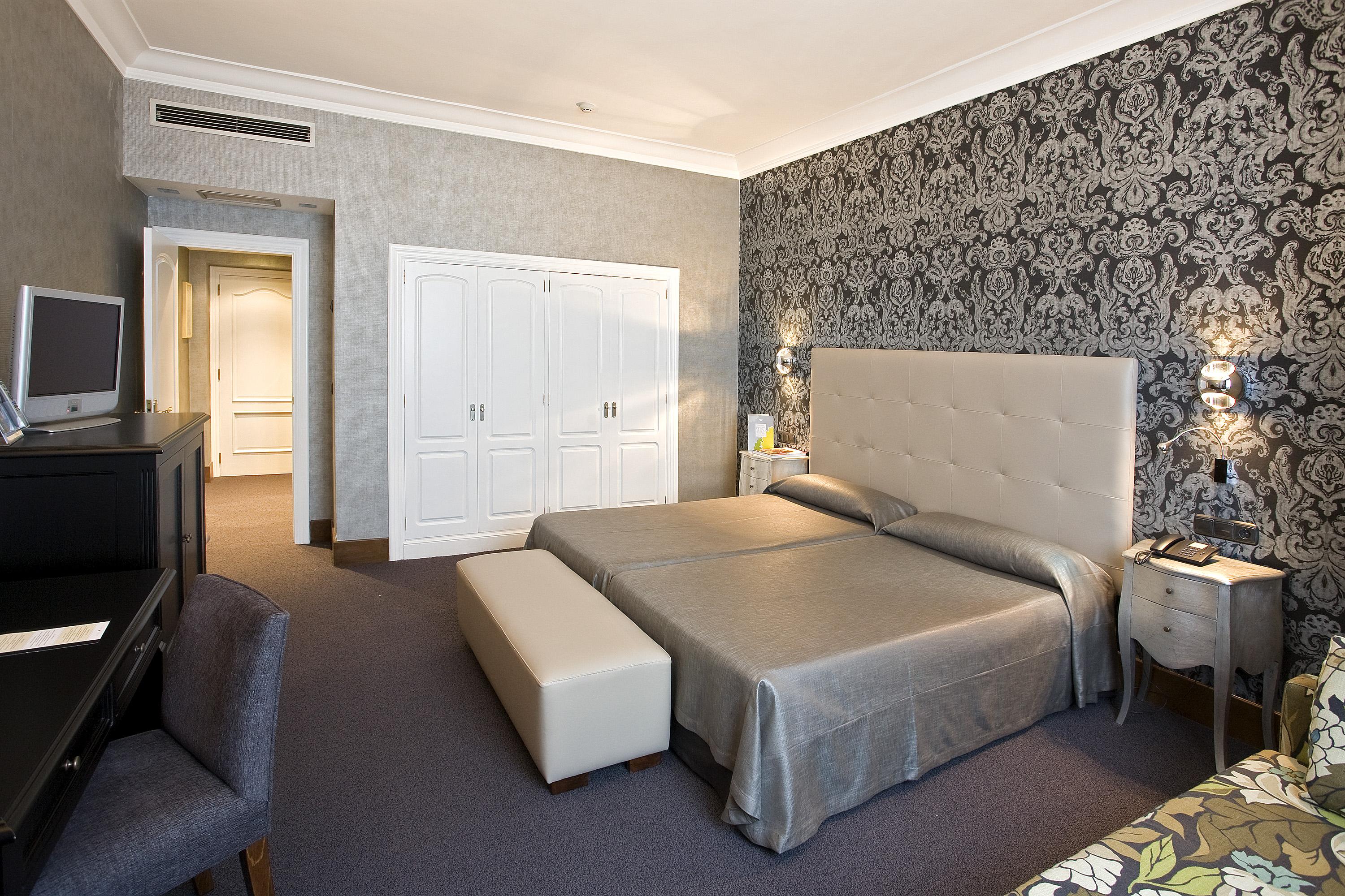 Carlton Hotel 5*