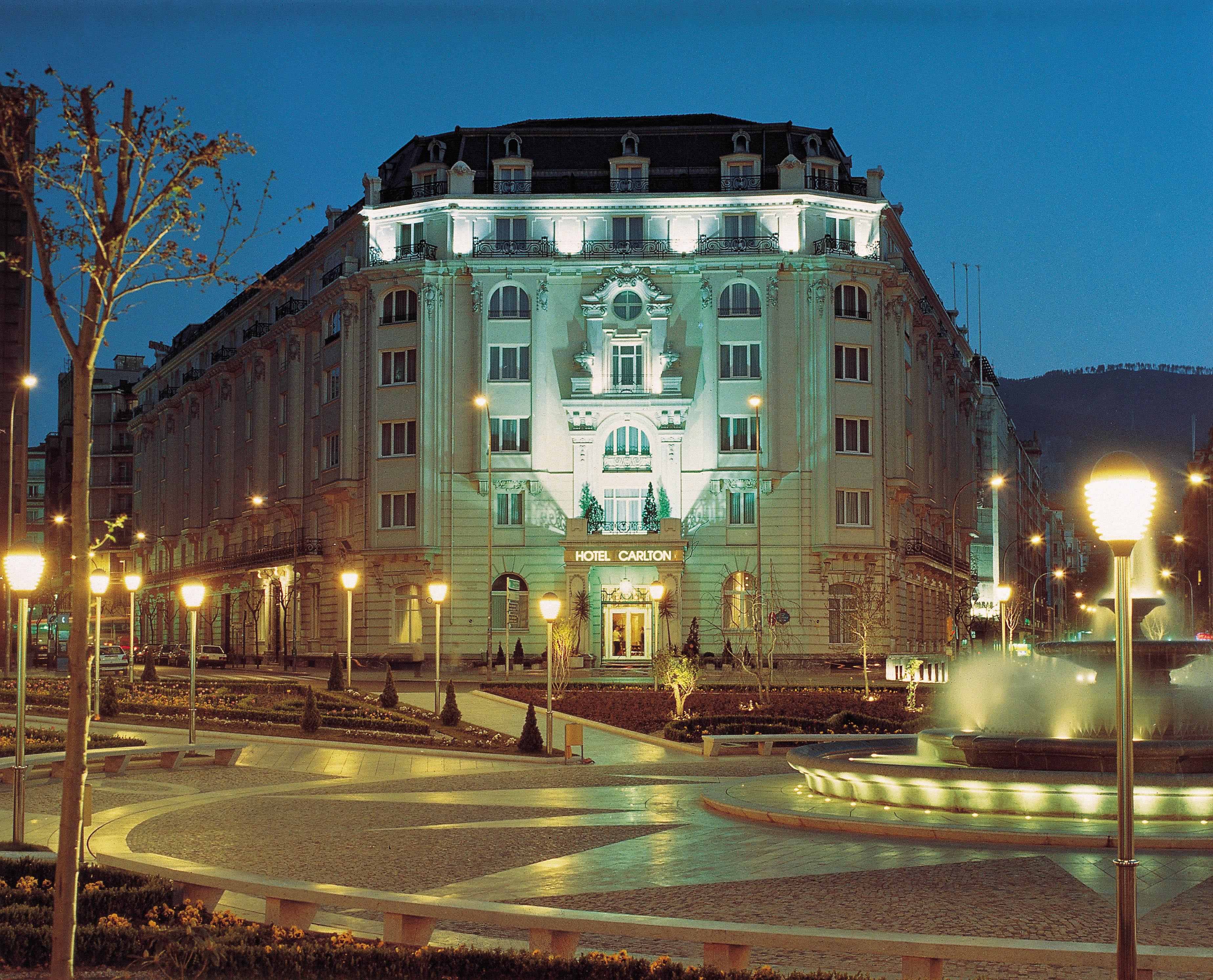 Carlton Hotel
