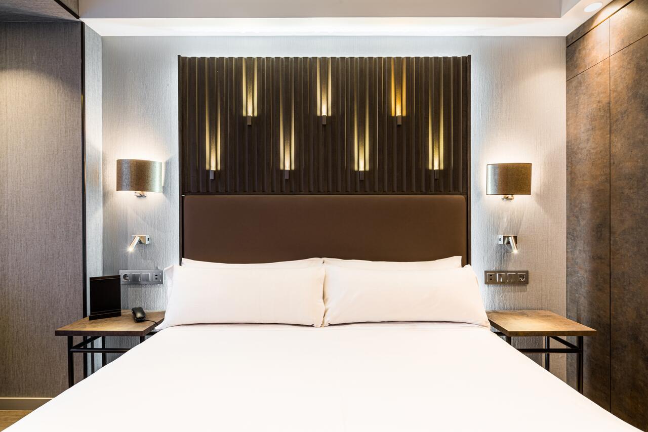 Hotel Catalonia Gran Via 4*