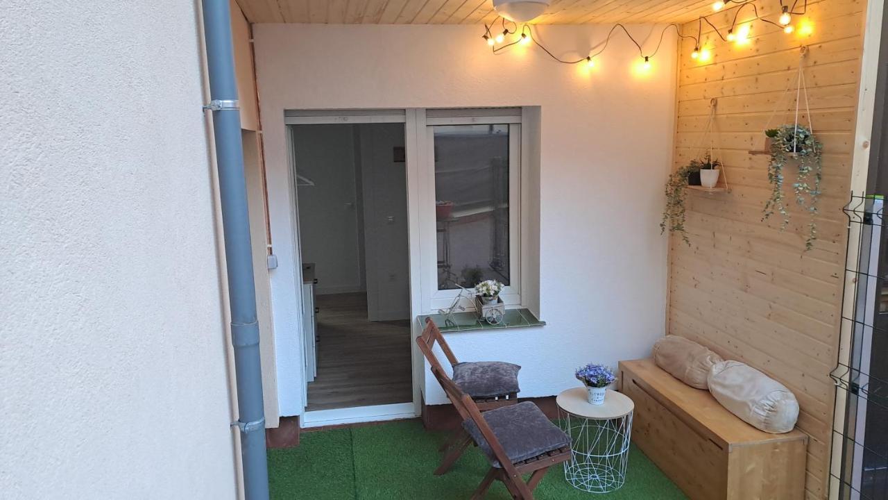 In The Old Town With Cool Terrace!! Private Parking Apartamento