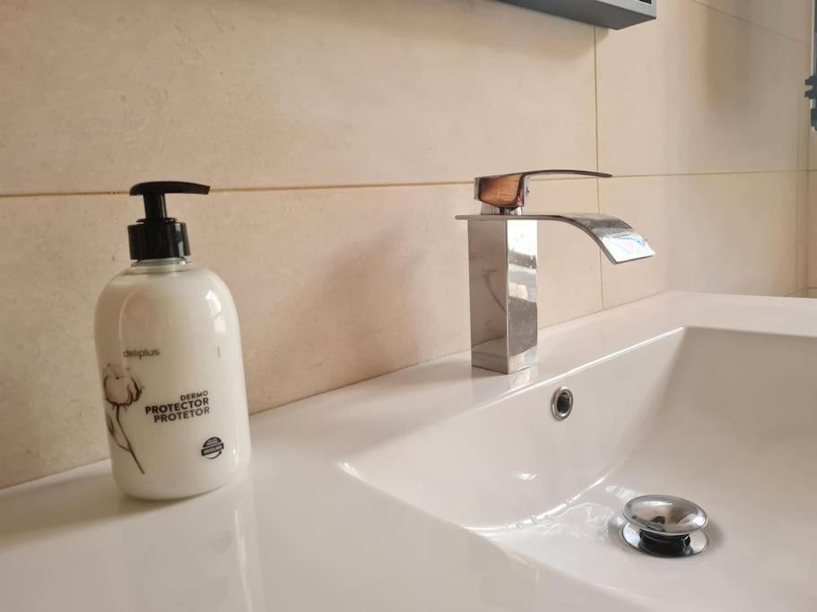 Apartamento La Casita Verde. Metro Cerca Del Casco Viejo *
