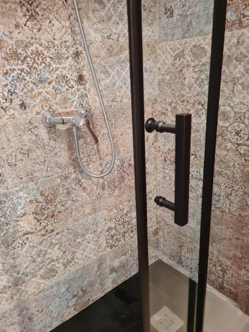 La Casita Verde. Metro Cerca Del Casco Viejo Apartamento *