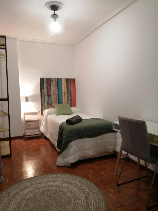 Piso Luminoso, Amplio Y Tranquilo En Casco Viejo Apartamento