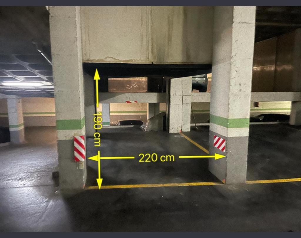 Vivienda Turistica Reformada En Zona Residencial Con Garaje Y Wifi Apartamento *