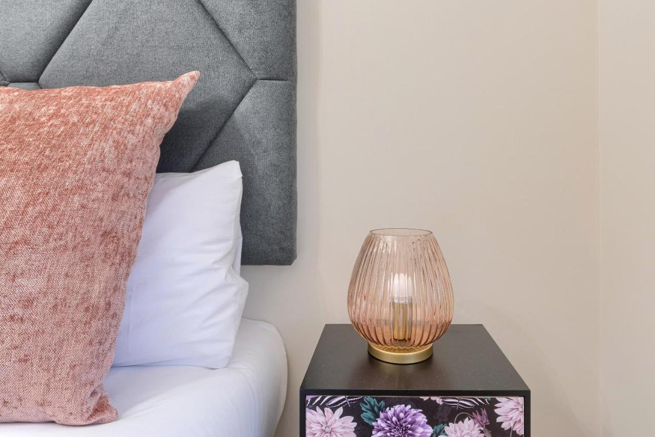 Apartamento Vivienda Turistica Reformada En Zona Residencial Con Garaje Y Wifi *