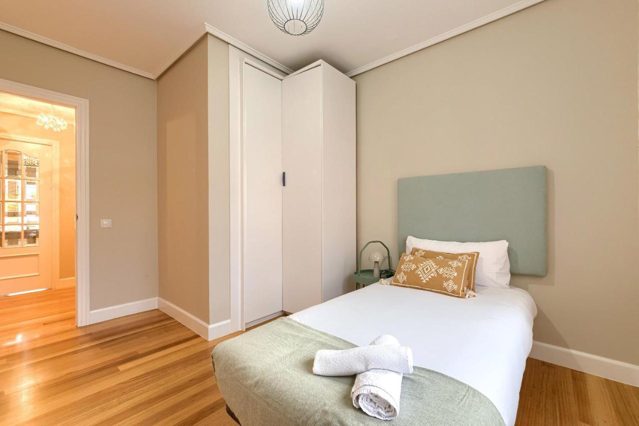 Vivienda Turistica Reformada En Zona Residencial Con Garaje Y Wifi