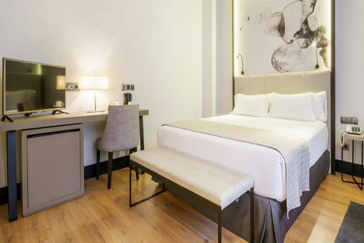 Ilunion Hotel