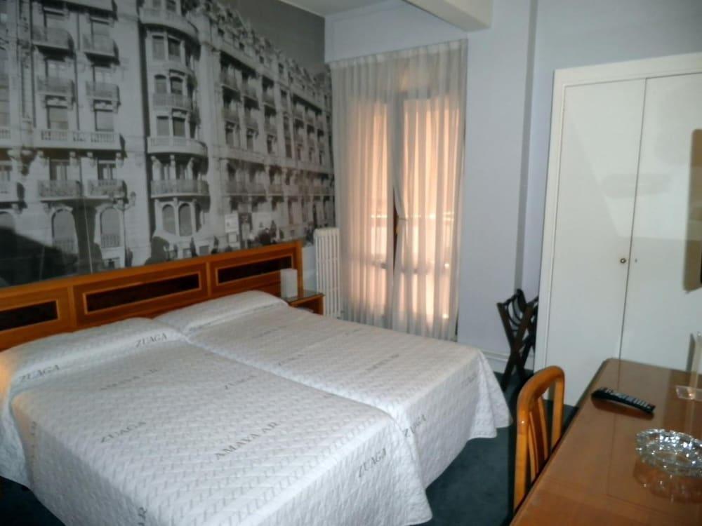 Photo Zabalburu Hotel 2*
