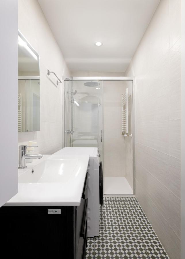 Apartamento A 270 M. Del Casco Viejo, A/c, 3 Habi. Y 2 Banos Bilbao