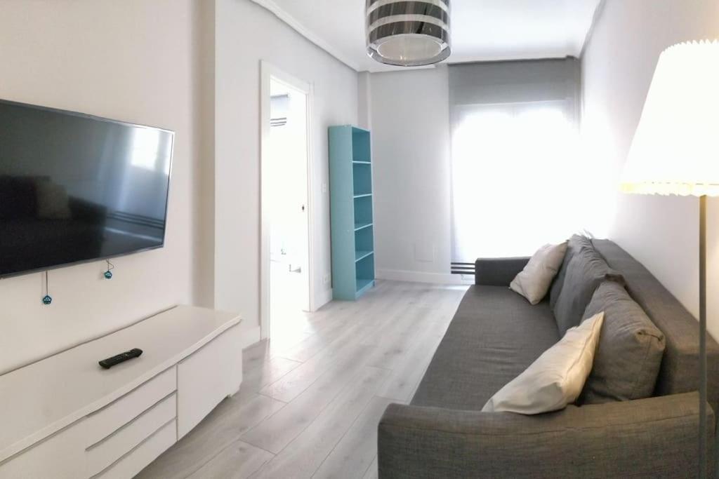 Apartamento Casco Viejo 5 Min, 3 ,moderno,garaje *