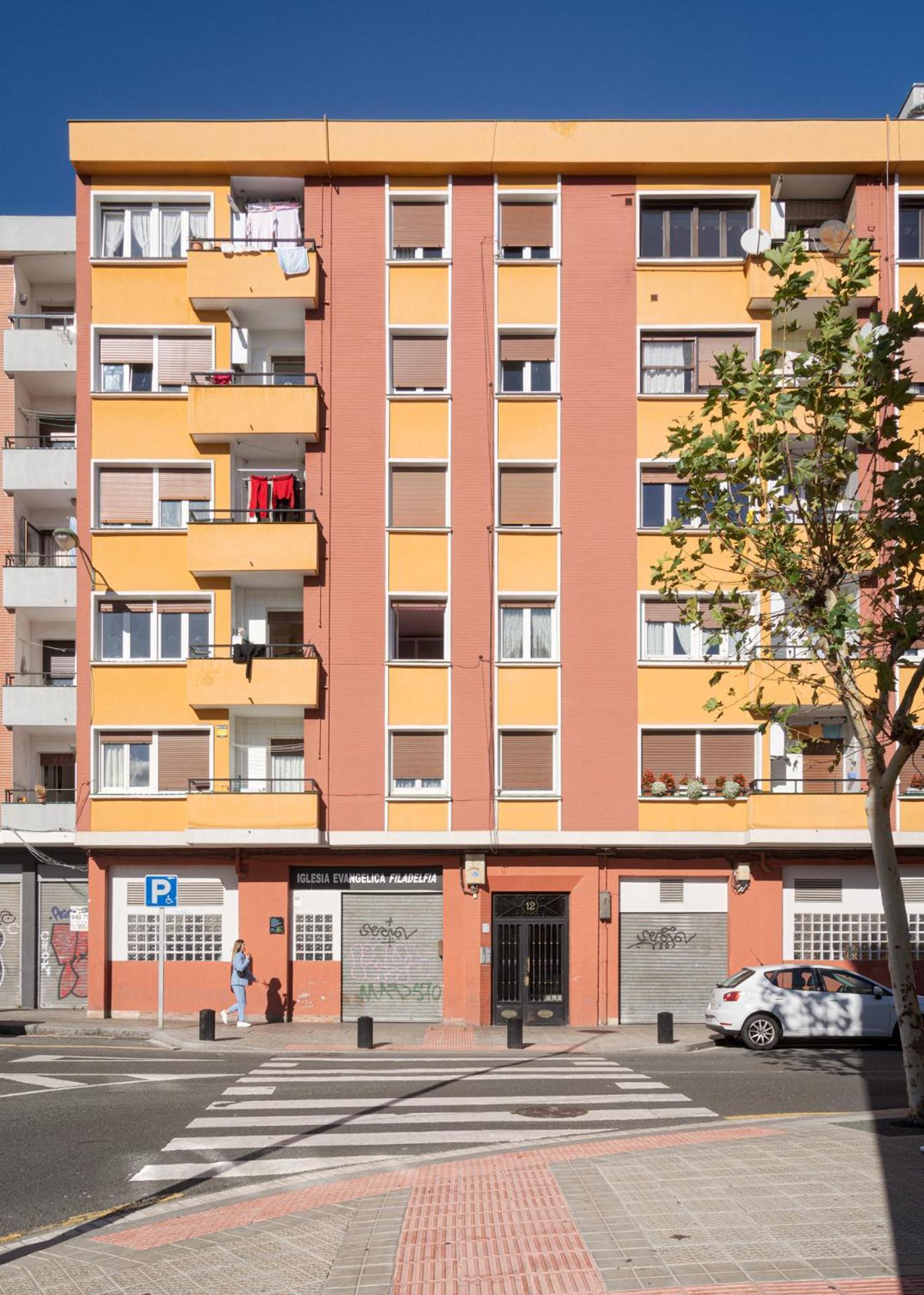 A 270 M. Del Casco Viejo, A/c, 3 Habi. Y 2 Banos Apartamento