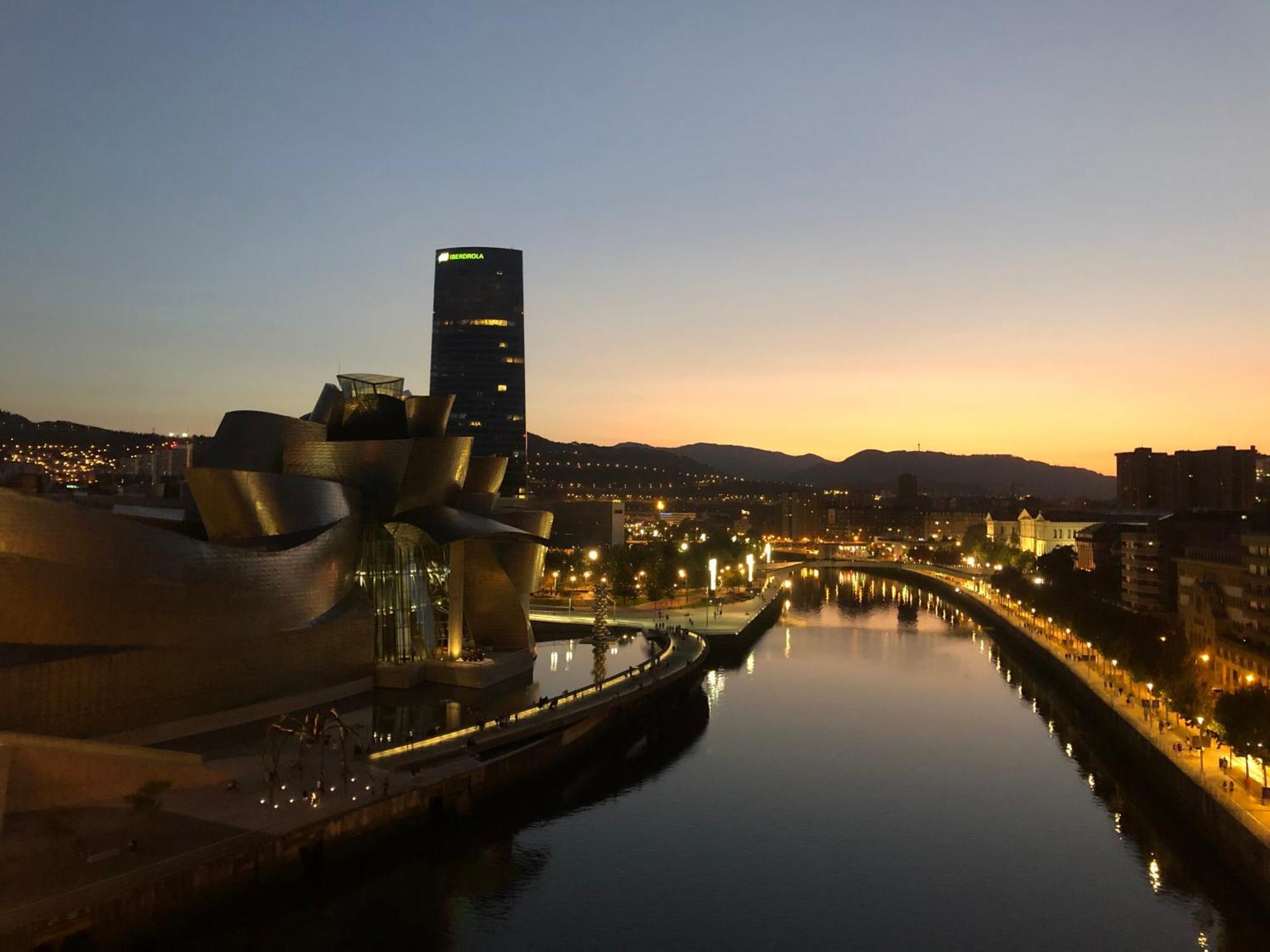 110 M2 In Abando Close To Guggenheim With Parking * Bilbao