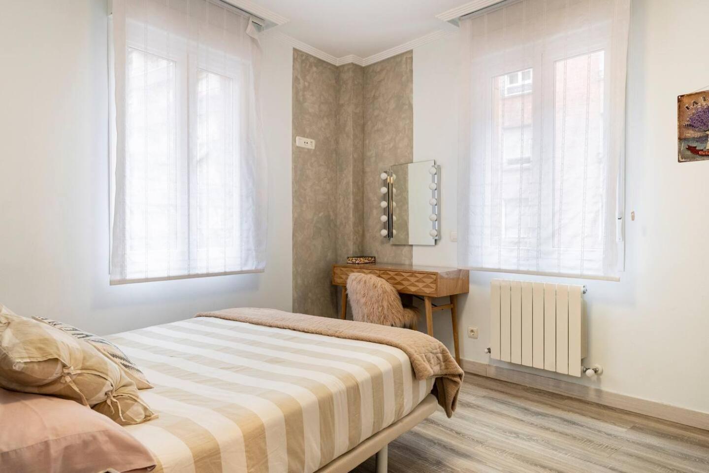 Amplio, Luminoso Y Moderno Cerca Del Casco Viejo Apartamento