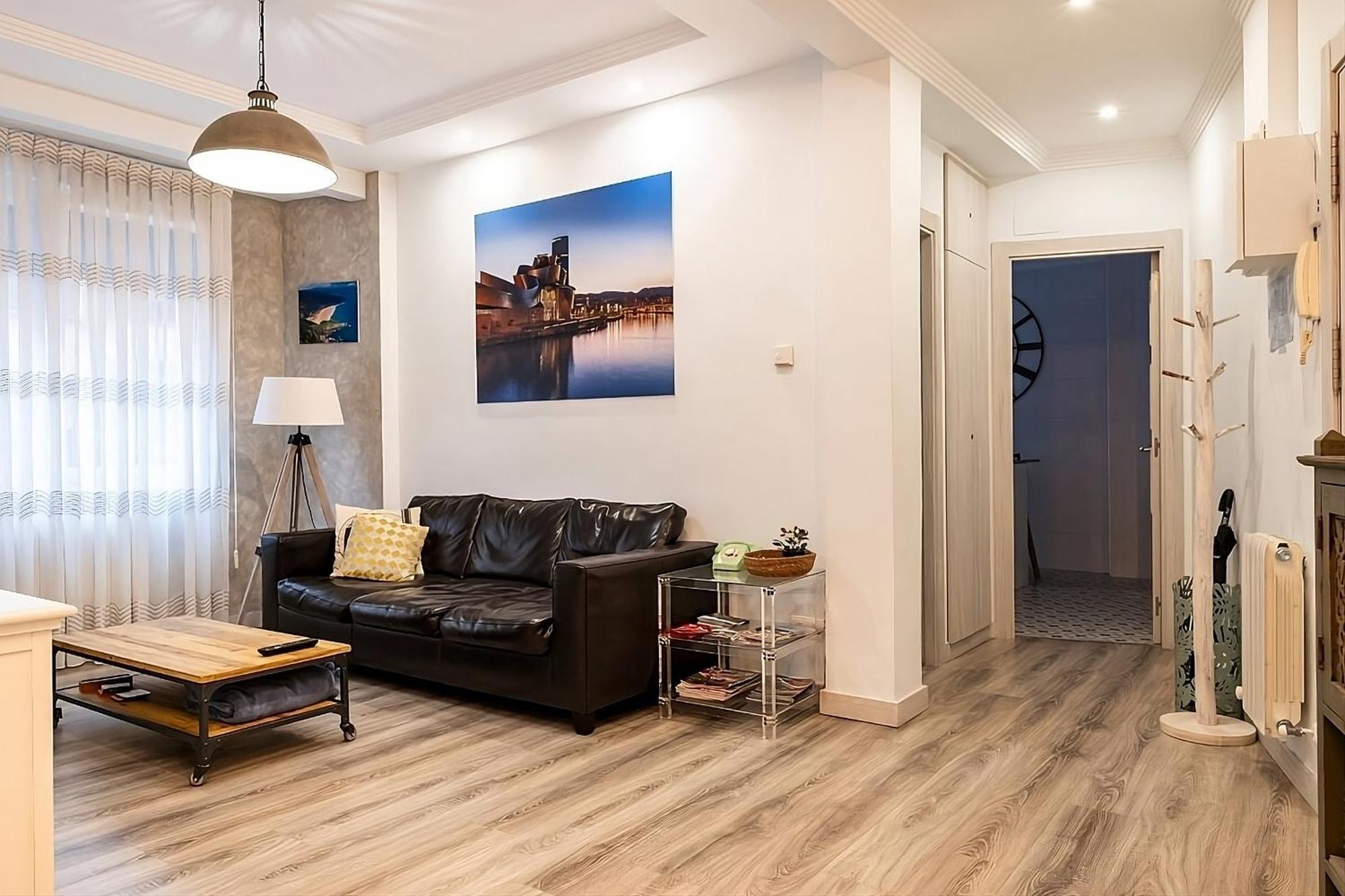 Apartamento Amplio, Luminoso Y Moderno Cerca Del Casco Viejo *