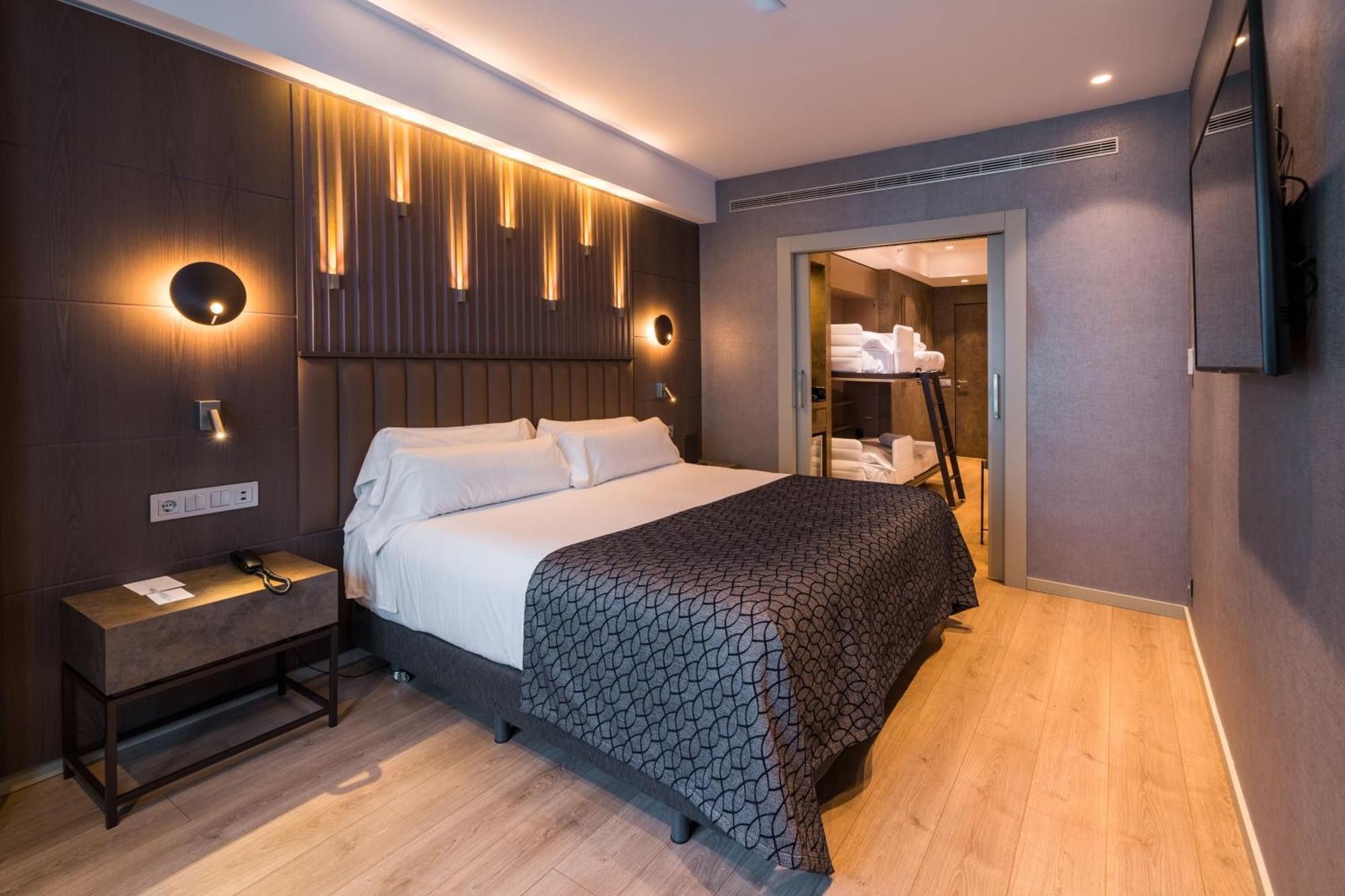Catalonia Gran Via Hotel 4*