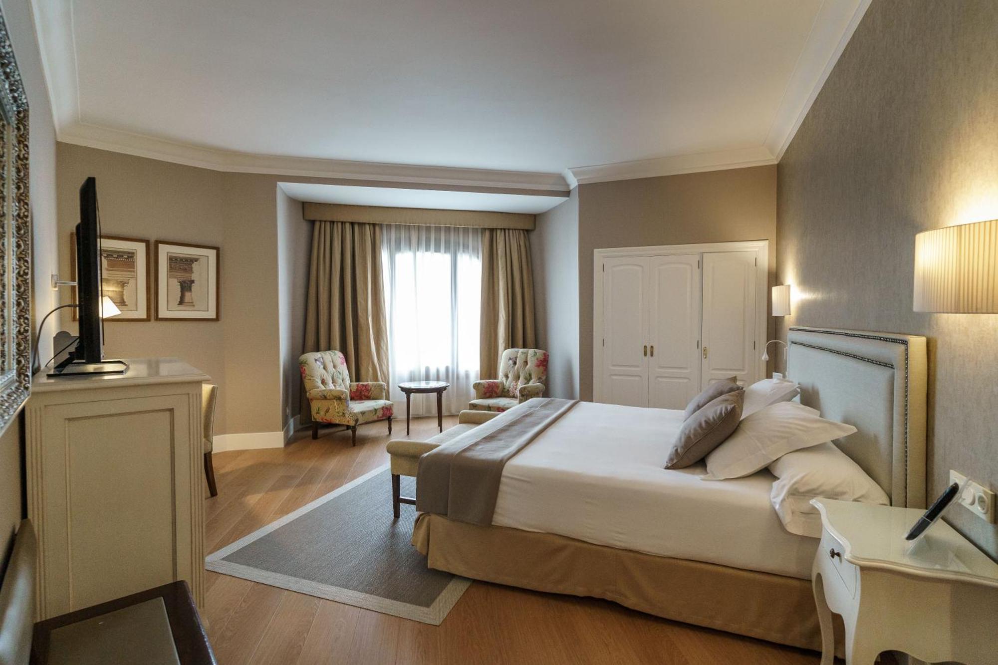 Carlton 5*