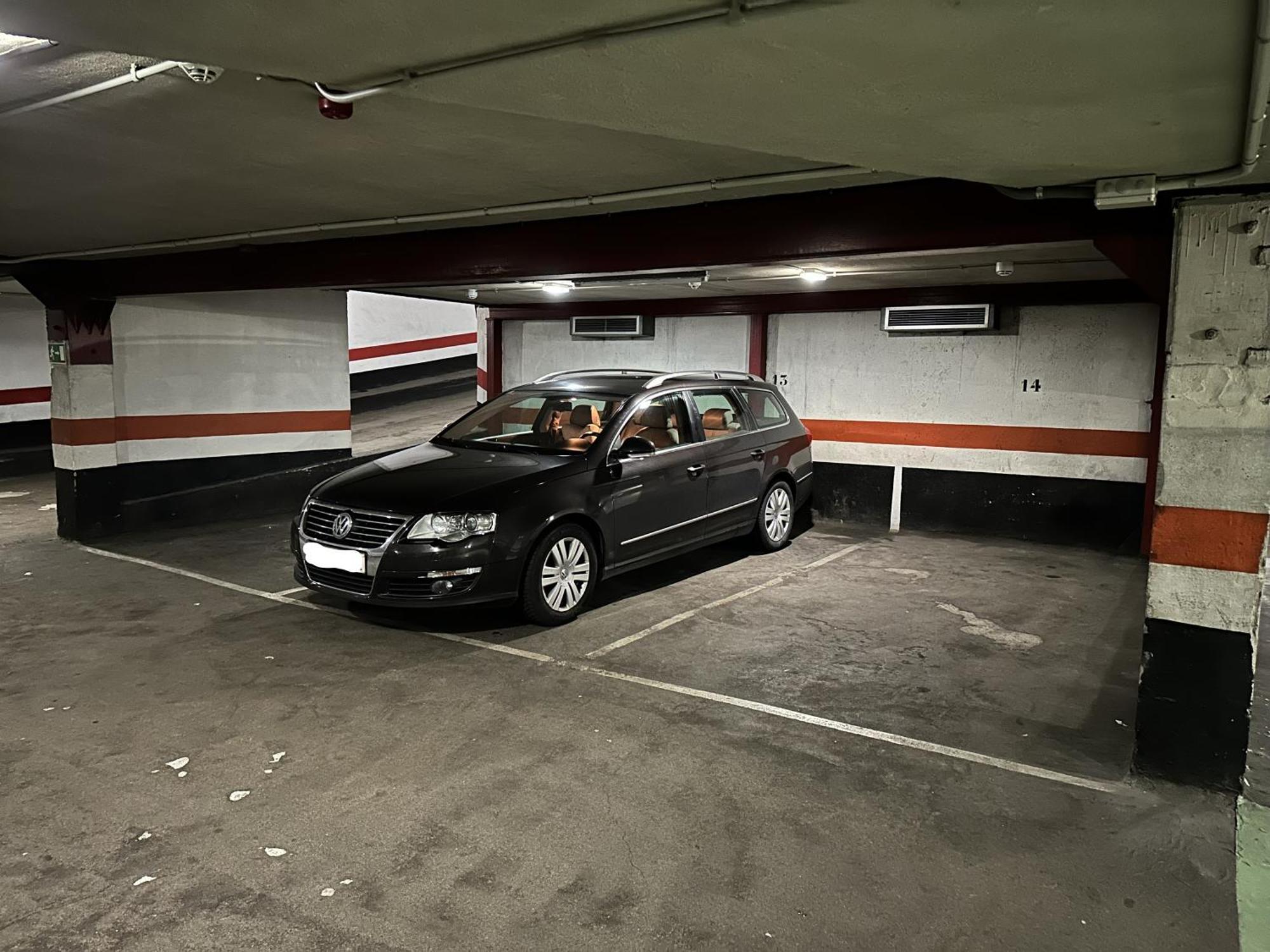 Premium With Parking By Aston *