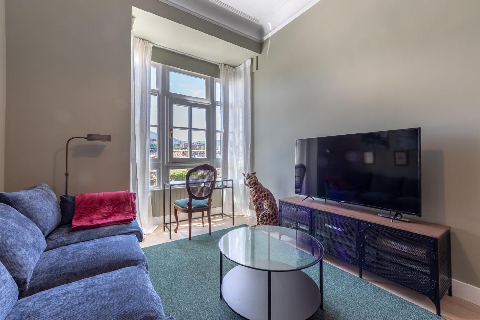 Apartment Market Ii By Aston