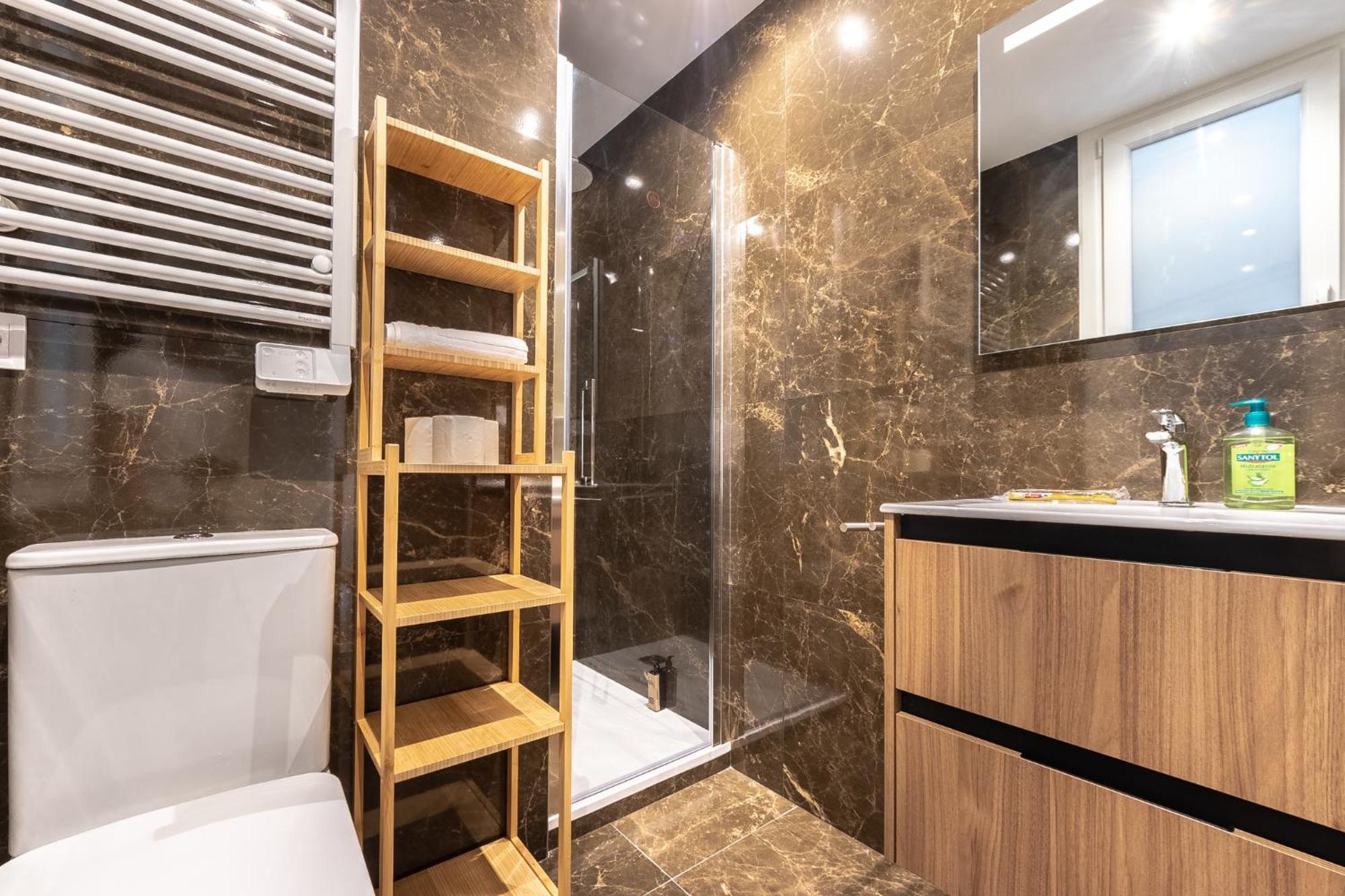 Market Ii By Aston Apartment *