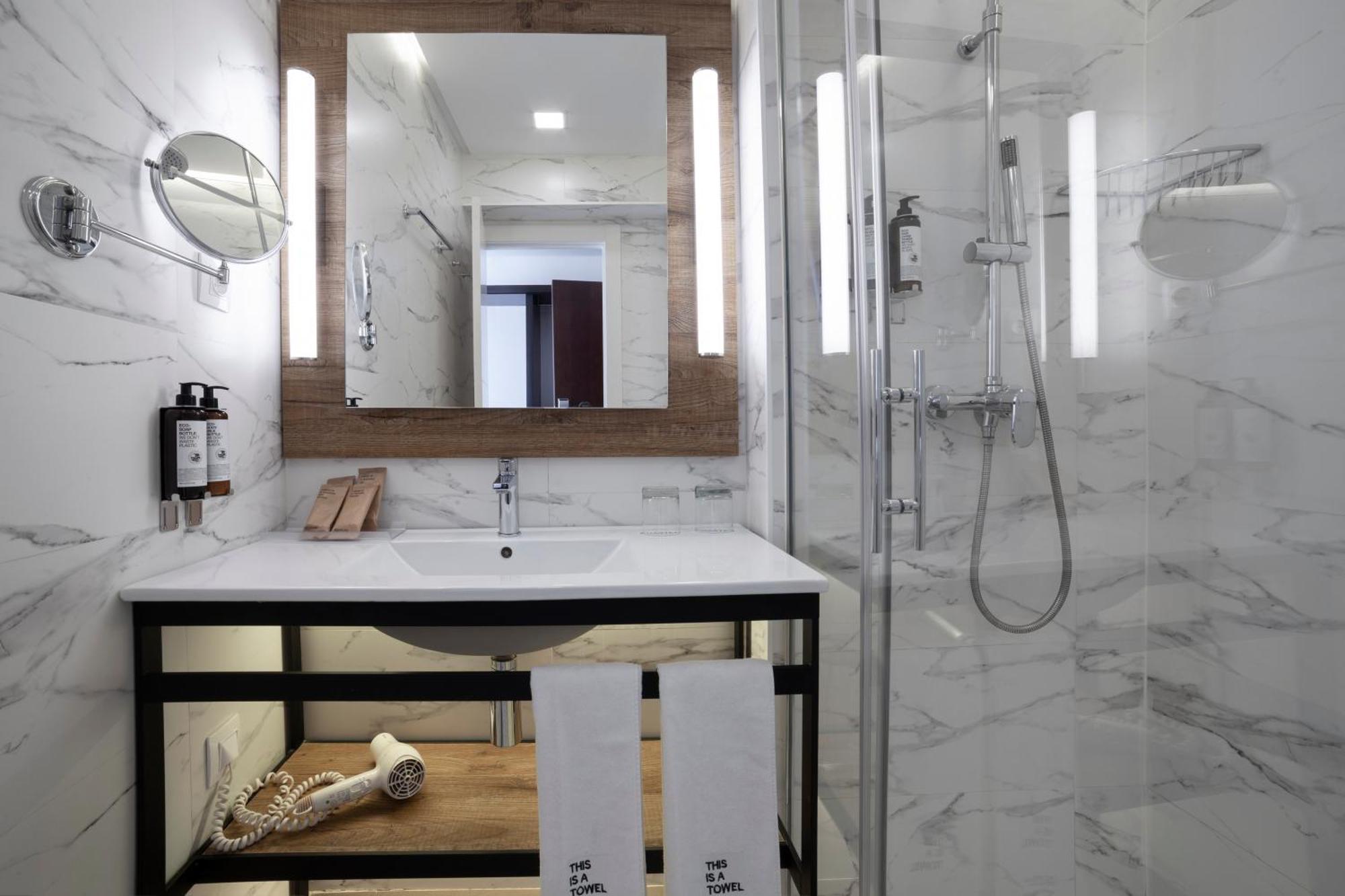 Petit Palace Arana Hotel 3*