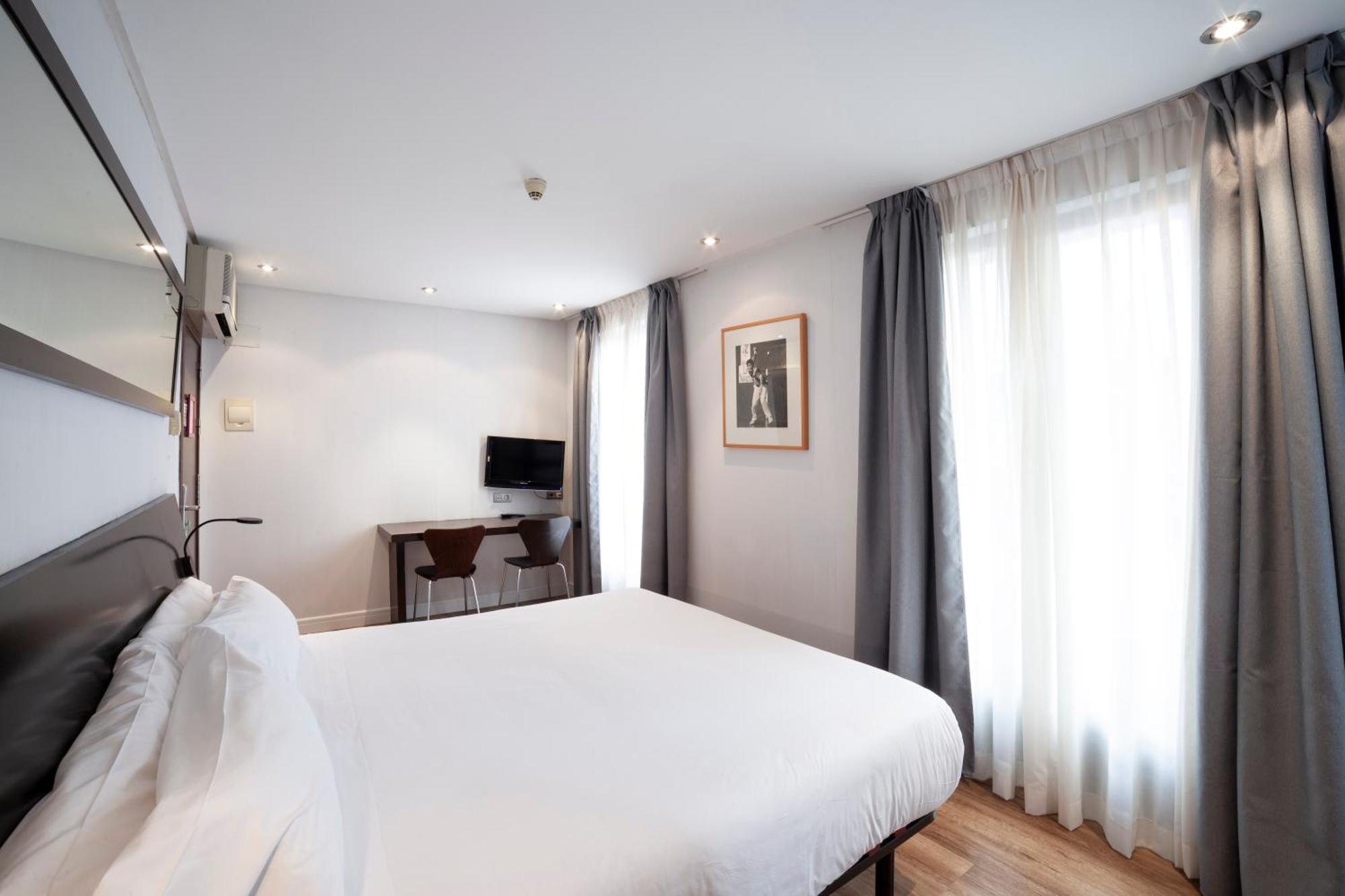 Petit Palace Arana 3*