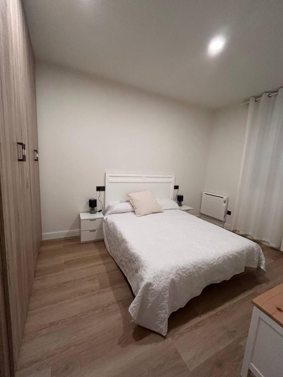 2 Privadas Con 1 Bano Privado, Salon Y Cocina Bilbao