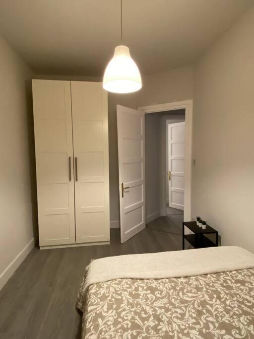 Centrico Y Moderno En Apartamento Bilbao