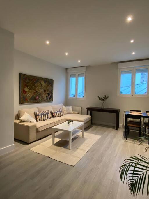 Centrico Y Moderno En Apartamento *