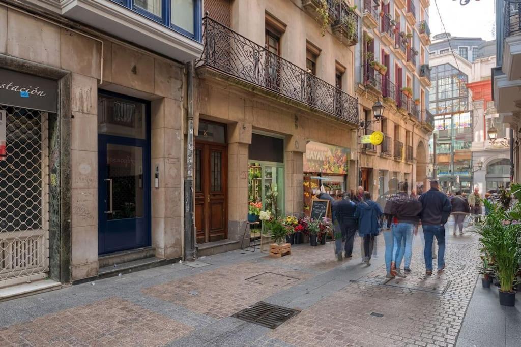 Tenderia Mercado Ribera Old Town * Bilbao