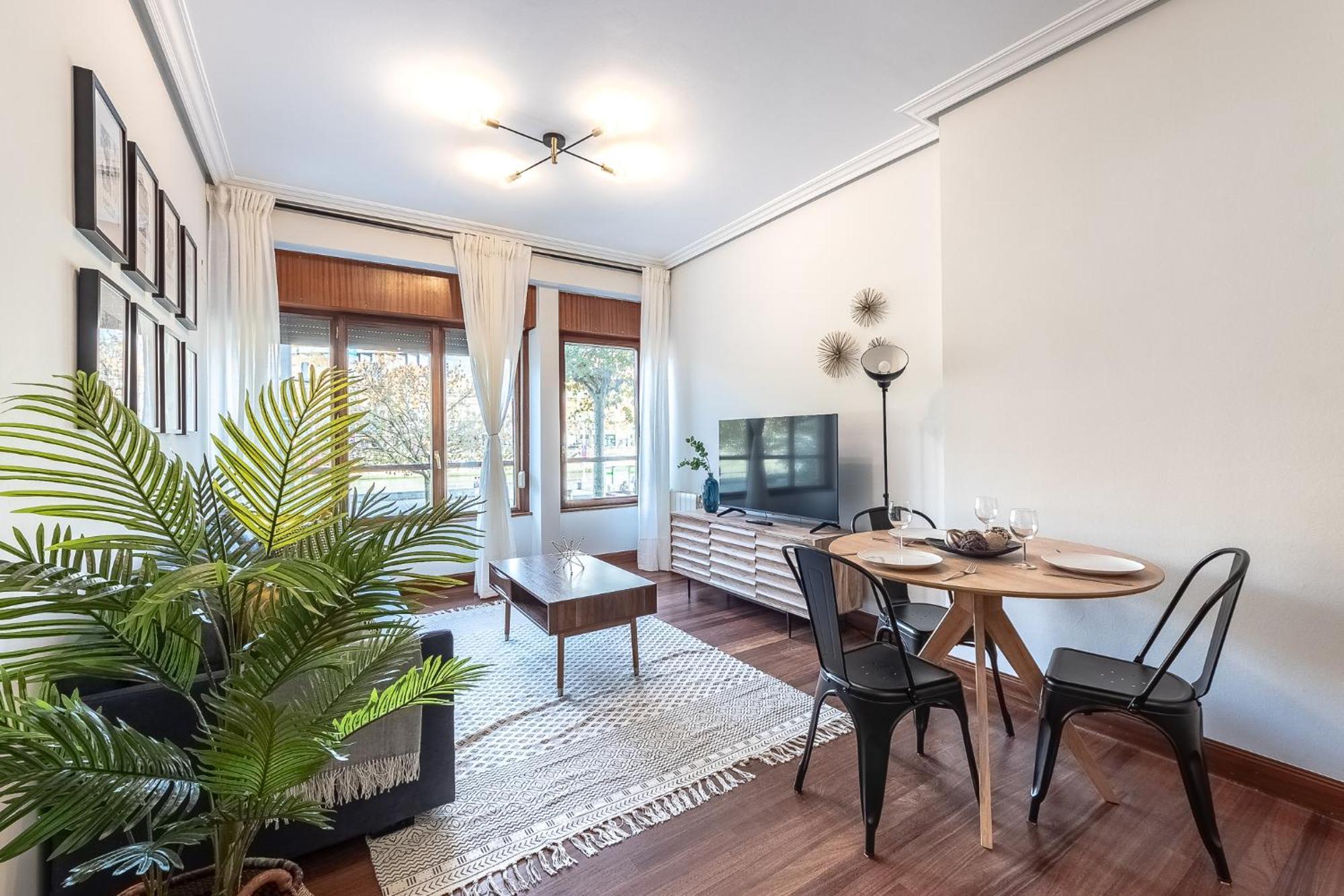 Apartamento Moderno Y Acogedor En El Corazon De Bilbao