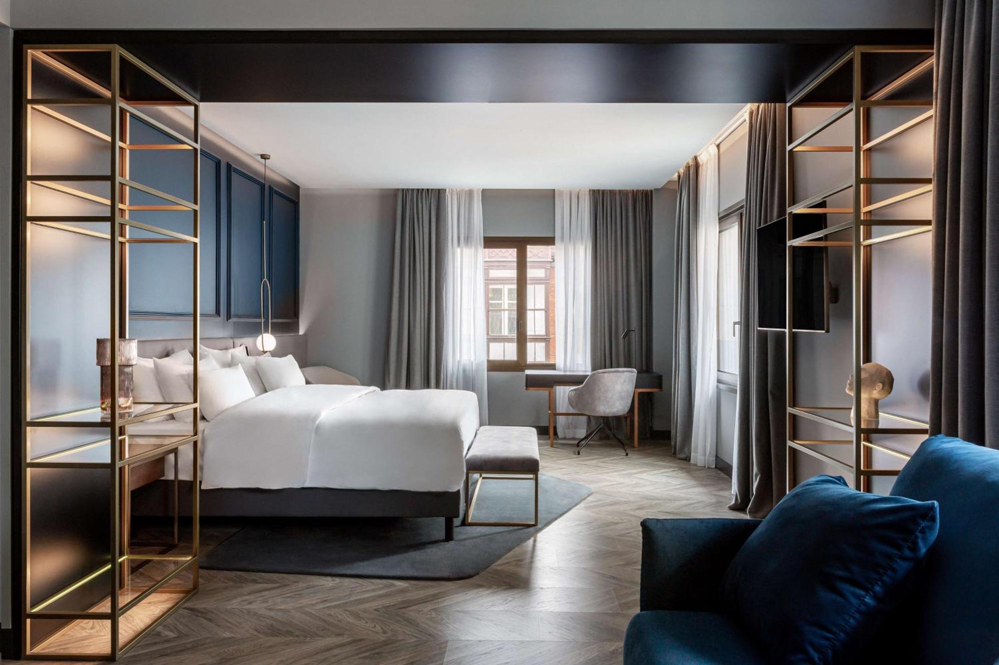 Radisson Collection