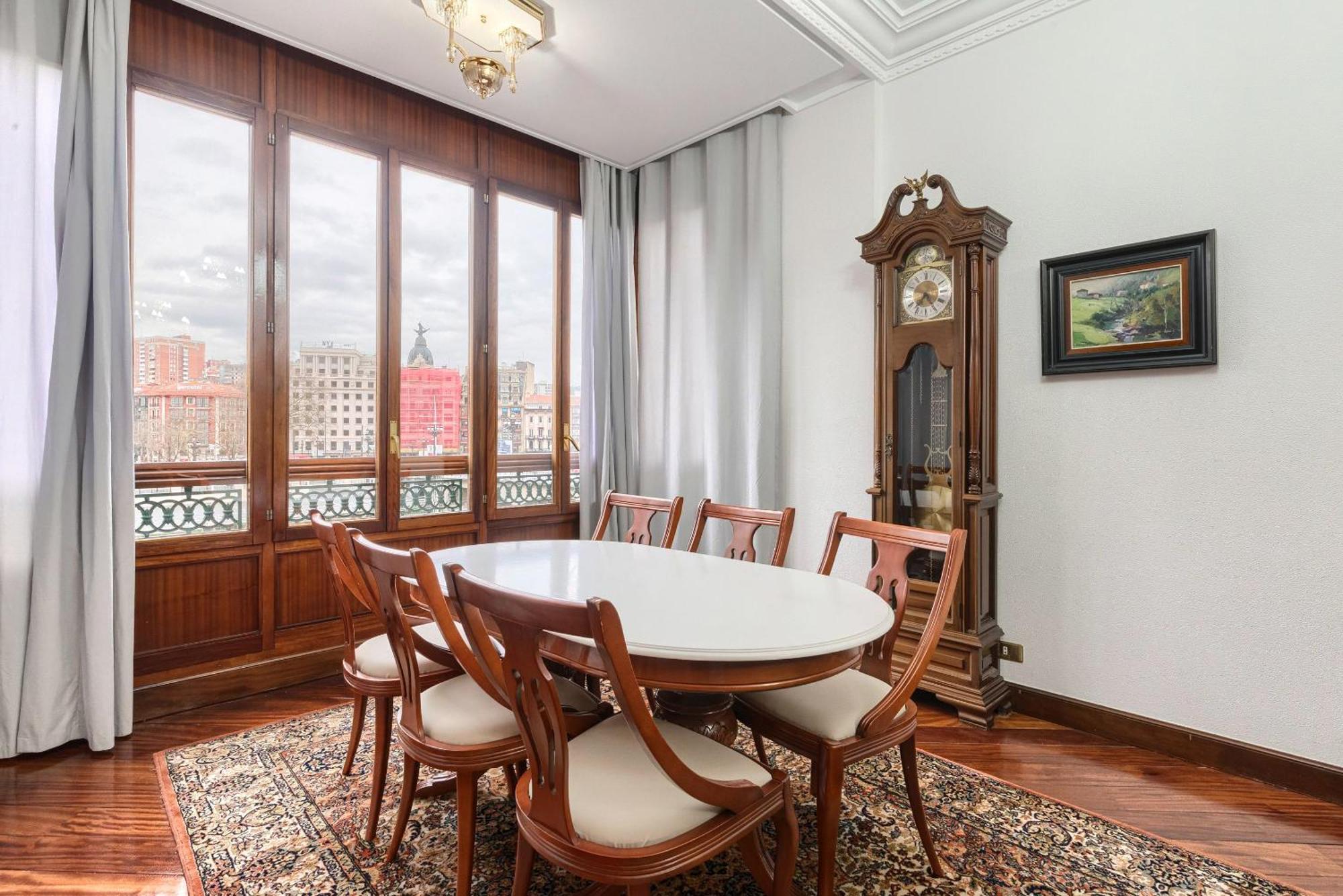 Piso Señorial Con Vistas A La Ria By Urban Hosts Bilbao